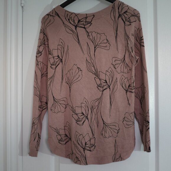 COPY - Cleo dust pink crewneck Fine Knit  sweater with large black floral print… - Picture 2 of 8